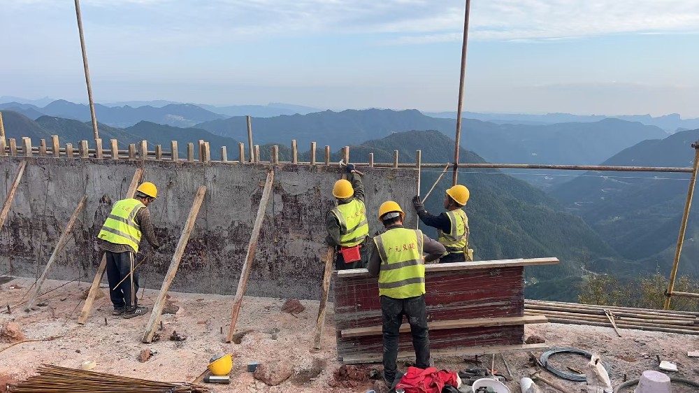 筑路修橋后，群山闊然時 ——劍閣縣下寺至利州區(qū)月壩公路項目（三個石至硝洞埡段）高質量建設側記