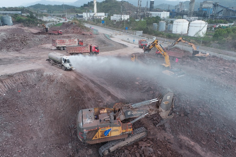 不停工、不斷檔，假期建設(shè)忙！