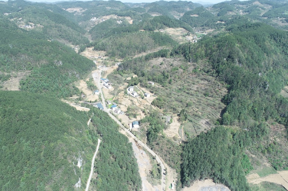 路愈寬，景愈明，可待漫慢行——朝天區(qū)曾家鎮(zhèn)（曾家場(chǎng)鎮(zhèn)至榮樂(lè)養(yǎng)生谷）段道路改建工程建設(shè)側(cè)記